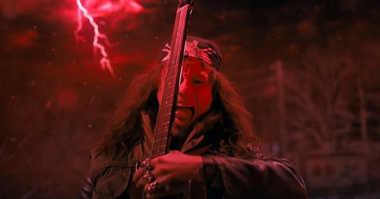 eddie munson joseph quinn metallica stranger things 4 netflix