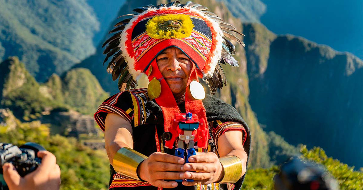 transformers quechua despertar de las bestias cusco machu picchu pachamama estreno tarapoto optimus prime post créditos orgullo